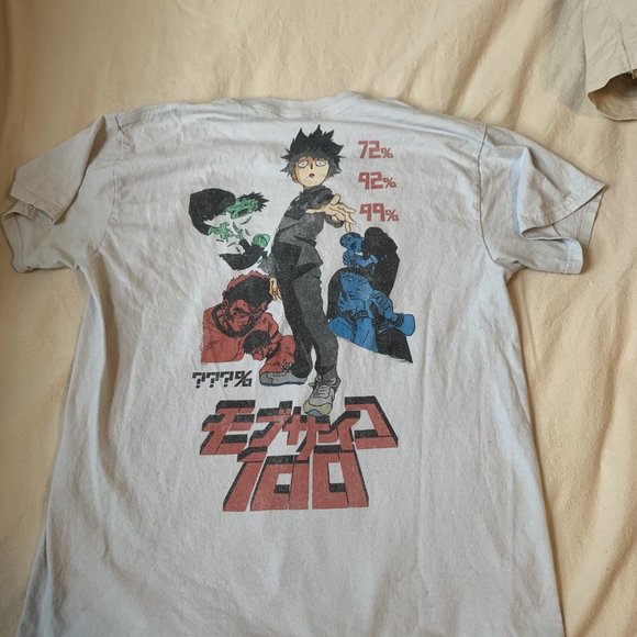 H&M / CrunchyRoll collab T-shirt 100% cotton - Picture 2 of 2
